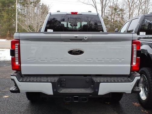 Avalanche 2026 Ford F-350 Lariat