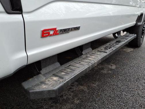 Avalanche 2026 Ford F-350 Lariat