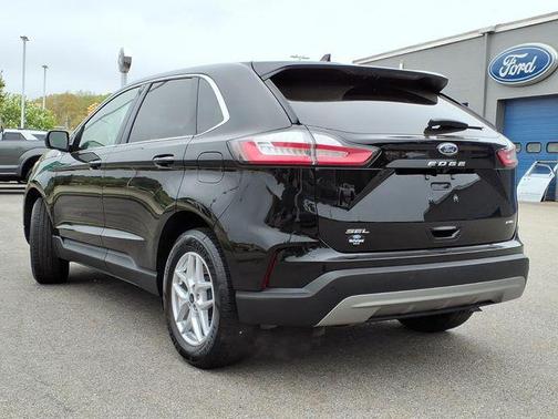 Agate Black Metallic 2023 Ford Edge SEL