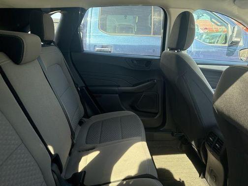 Agate Black Metallic 2022 Ford Escape SE