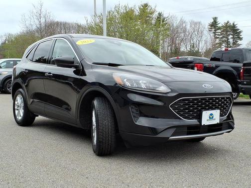 Agate Black Metallic 2022 Ford Escape SE