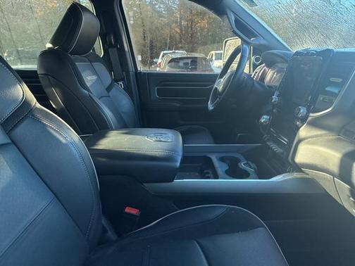 2024 RAM 2500 Laramie Crew Cab 4x4 6'4' Box