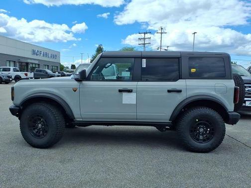 Avalanche Gray 2026 Ford Bronco Badlands