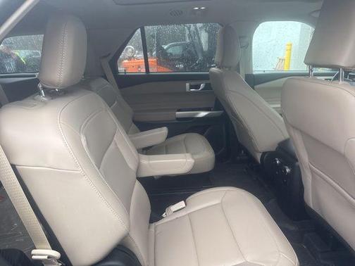 Forged Green Metallic 2022 Ford Explorer XLT