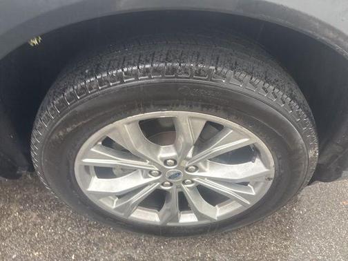 Forged Green Metallic 2022 Ford Explorer XLT