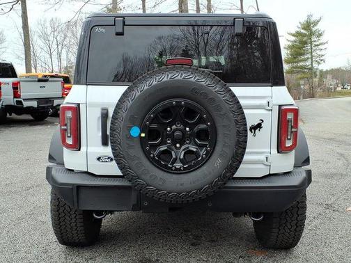 Oxford White 2026 Ford Bronco Badlands