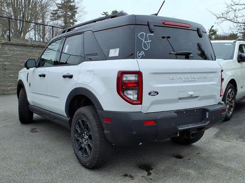 Oxford White 2026 Ford Bronco Sport Badlands