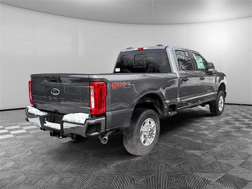2025 Ford F-350 XLT