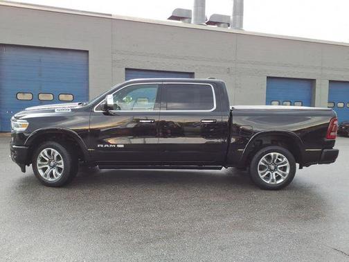 Diamond Black Crystal Pearlcoat 2021 RAM 1500 Longhorn