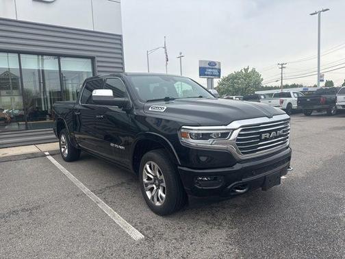 Diamond Black Crystal Pearlcoat 2021 RAM 1500 Longhorn