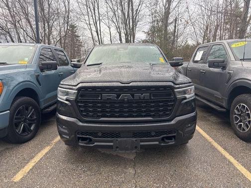 Diamond Black Crystal Pearlcoat 2025 RAM 1500 Limited