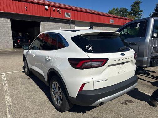 Star White Metallic Tri-Coat 2023 Ford Escape Active