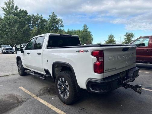 Summit White 2024 Chevrolet Silverado 2500 Custom