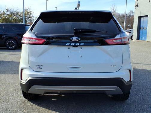 Star White Metallic Tri-Coat 2024 Ford Edge SEL