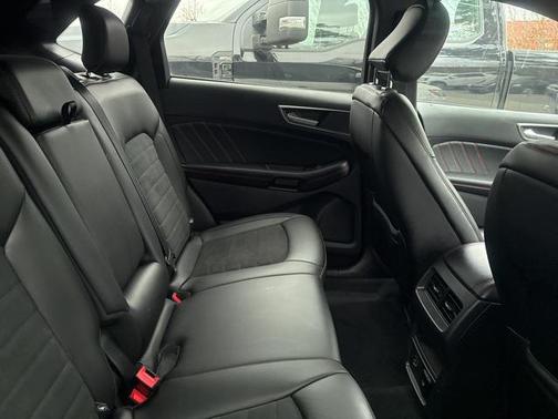 2022 Ford Edge ST Line