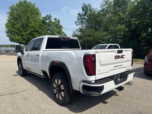 Summit White 2025 GMC Sierra 2500 Denali