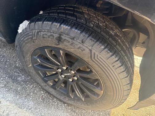 2022 GMC Canyon Elevation Standard