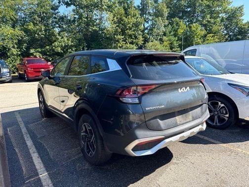 Gravity Gray 2024 Kia Sportage LX