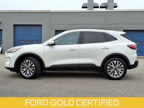 Star White Metallic Tri-Coat 2022 Ford Escape Titanium