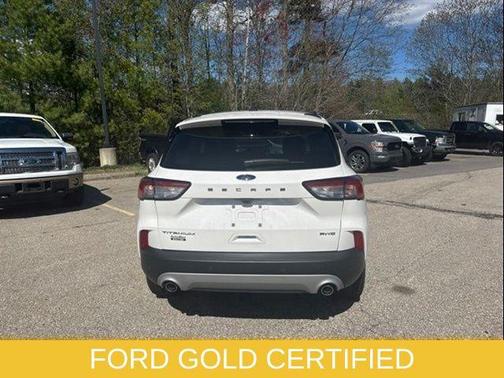 Star White Metallic Tri-Coat 2022 Ford Escape Titanium