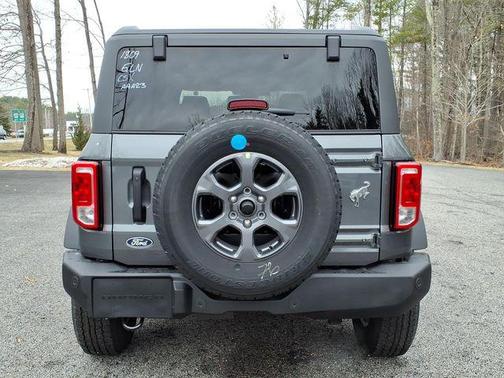 Carbonized Gray Metallic 2026 Ford Bronco Big Bend