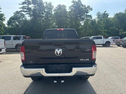 Diamond Black Crystal Pearlcoat 2024 RAM 2500 Tradesman Crew Cab 4x4 6'4' Box