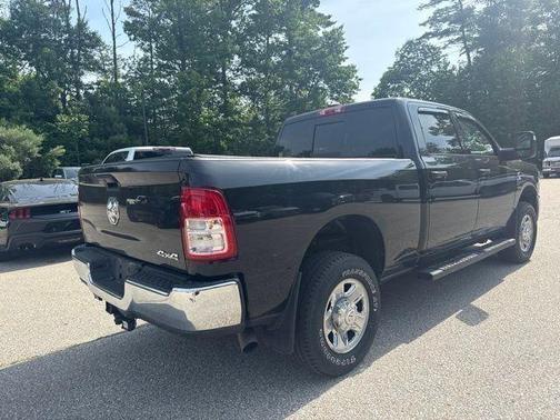 Diamond Black Crystal Pearlcoat 2024 RAM 2500 Tradesman Crew Cab 4x4 6'4' Box