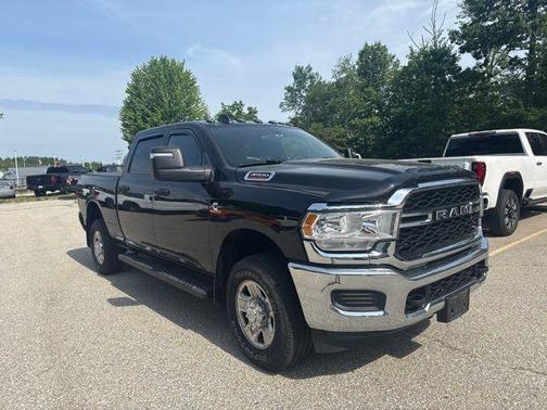 Diamond Black Crystal Pearlcoat 2024 RAM 2500 Tradesman Crew Cab 4x4 6'4' Box
