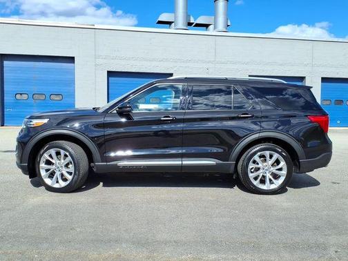 Agate Black Metallic 2023 Ford Explorer Platinum