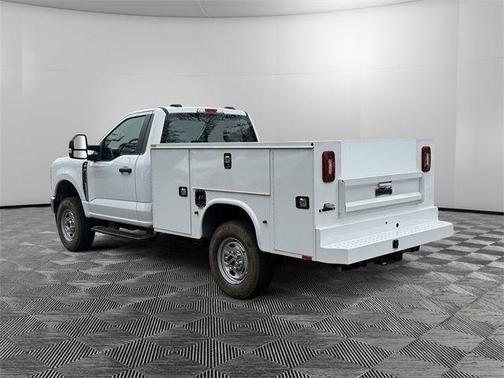 Oxford White 2025 Ford F-250 XL