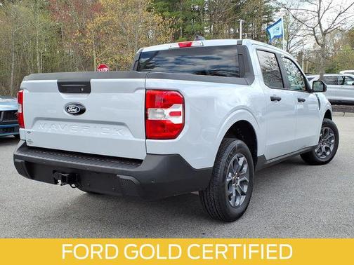 Space White Metallic 2025 Ford Maverick XLT