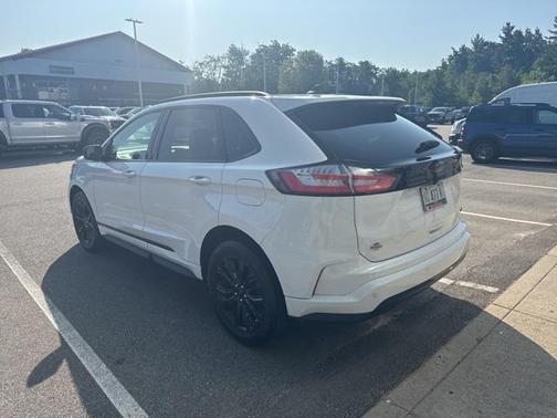 2022 Ford Edge SE