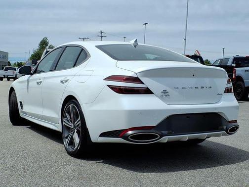 Uyuni White 2025 Genesis G70 2.5T AWD