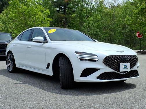 Uyuni White 2025 Genesis G70 2.5T AWD