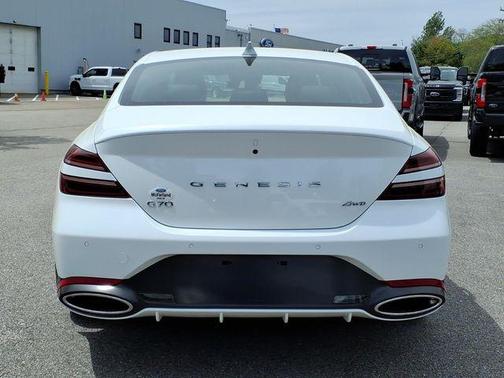 Uyuni White 2025 Genesis G70 2.5T AWD