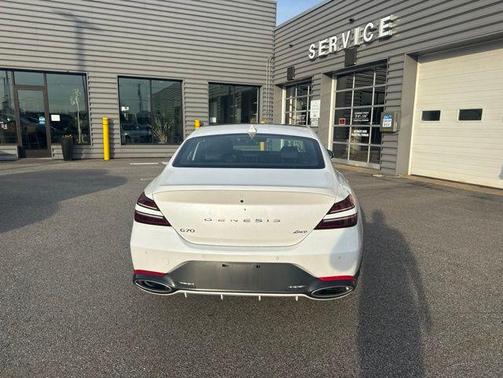 Uyuni White 2025 Genesis G70 2.5T AWD