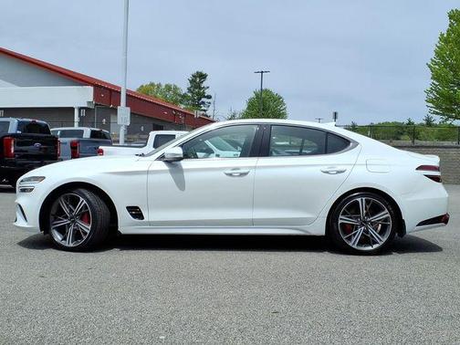 Uyuni White 2025 Genesis G70 2.5T AWD