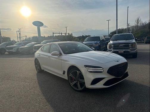 Uyuni White 2025 Genesis G70 2.5T AWD