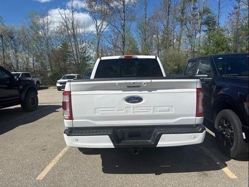 Oxford White 2022 Ford F-150 Lariat