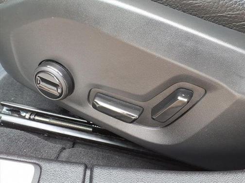 2024 Volvo S60 B5 Plus Dark Theme