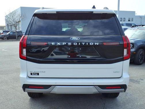 Star White Metallic Tri-Coat 2026 Ford Expedition Max Platinum