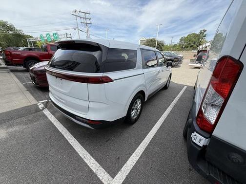 2022 Kia Carnival LXS
