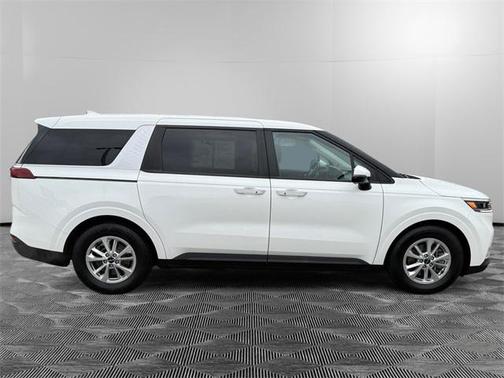 2022 Kia Carnival LXS