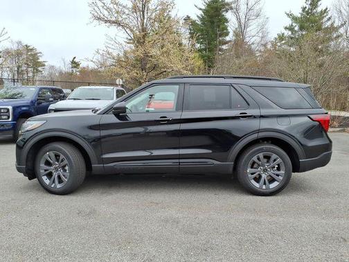 Agate Black Metallic 2026 Ford Explorer Active