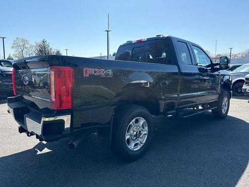 Agate Black Metallic 2026 Ford F-250 XLT