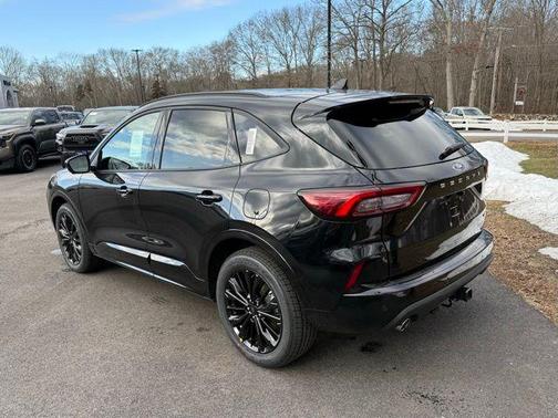 2026 Ford Escape ST-Line Elite