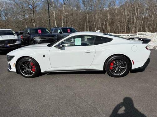 2025 Ford Mustang Dark Horse