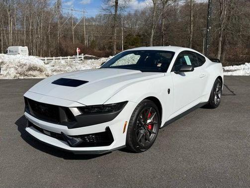 2025 Ford Mustang Dark Horse