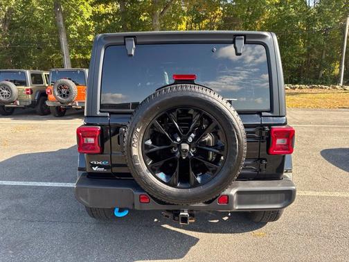 Black Clearcoat 2022 Jeep Wrangler Unlimited Sahara 4xe