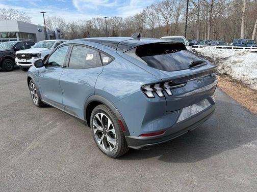 2024 Ford Mustang Mach-E Select